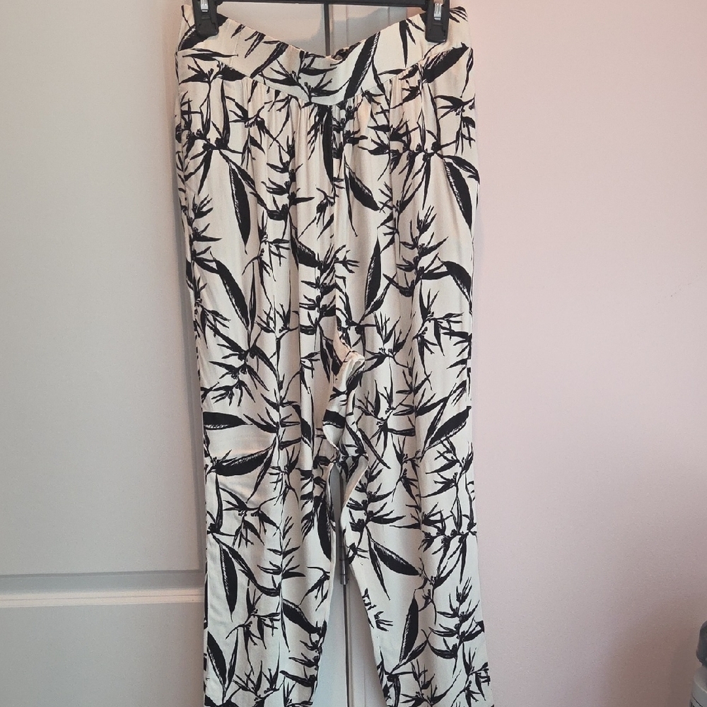 Alice + Olivia Black and White Botanical Print Pantsuit